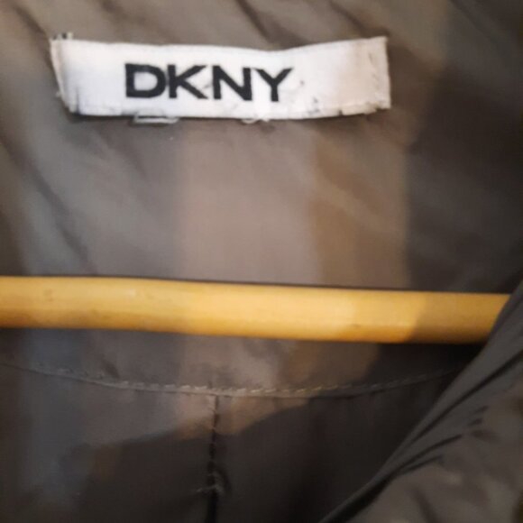 DKNY size small quilted Womens spring jacket. - Picture 3 of 8